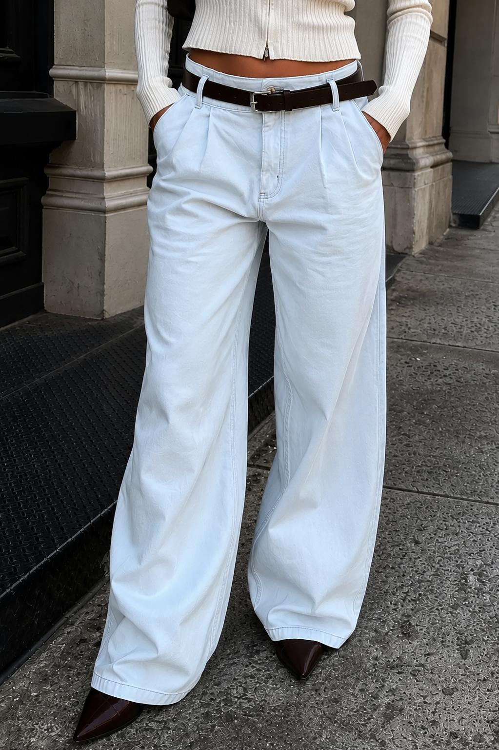 CALÇA SARJA WIDE LEG PREGAS BOHOO COM CINTO